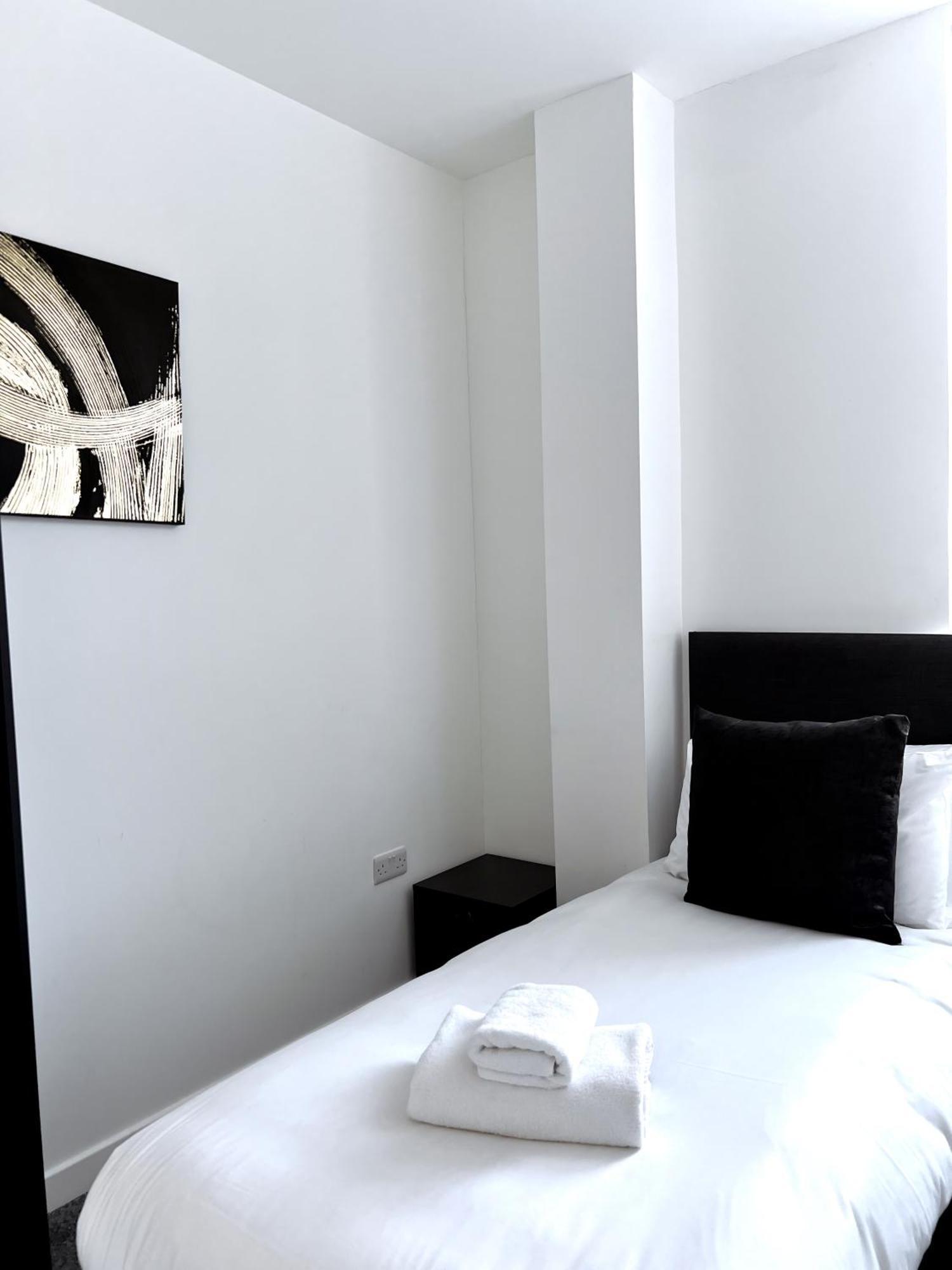 Ascot House Apartments Пітерборо Екстер'єр фото